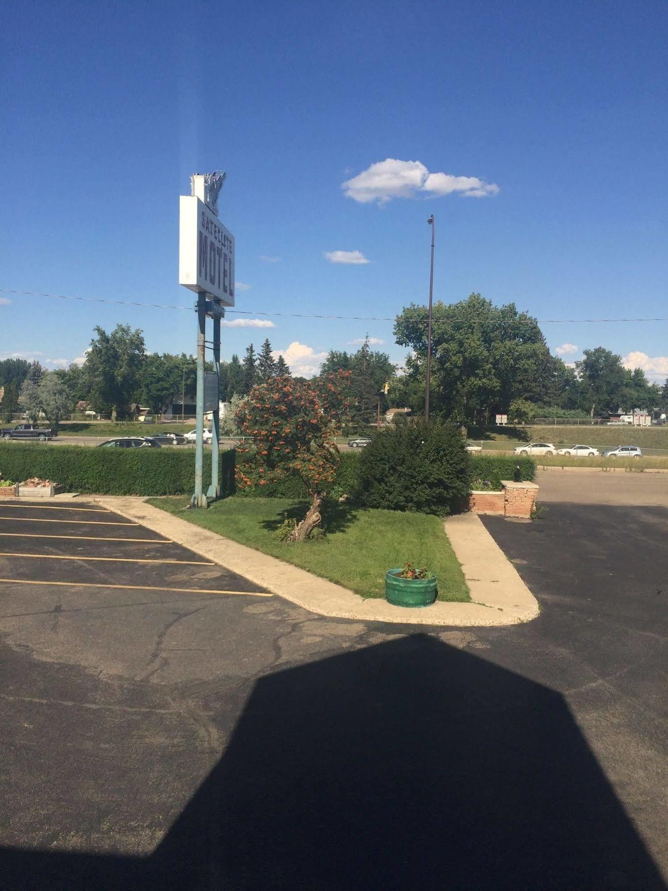 Satellite Motel Medicine Hat Buitenkant foto