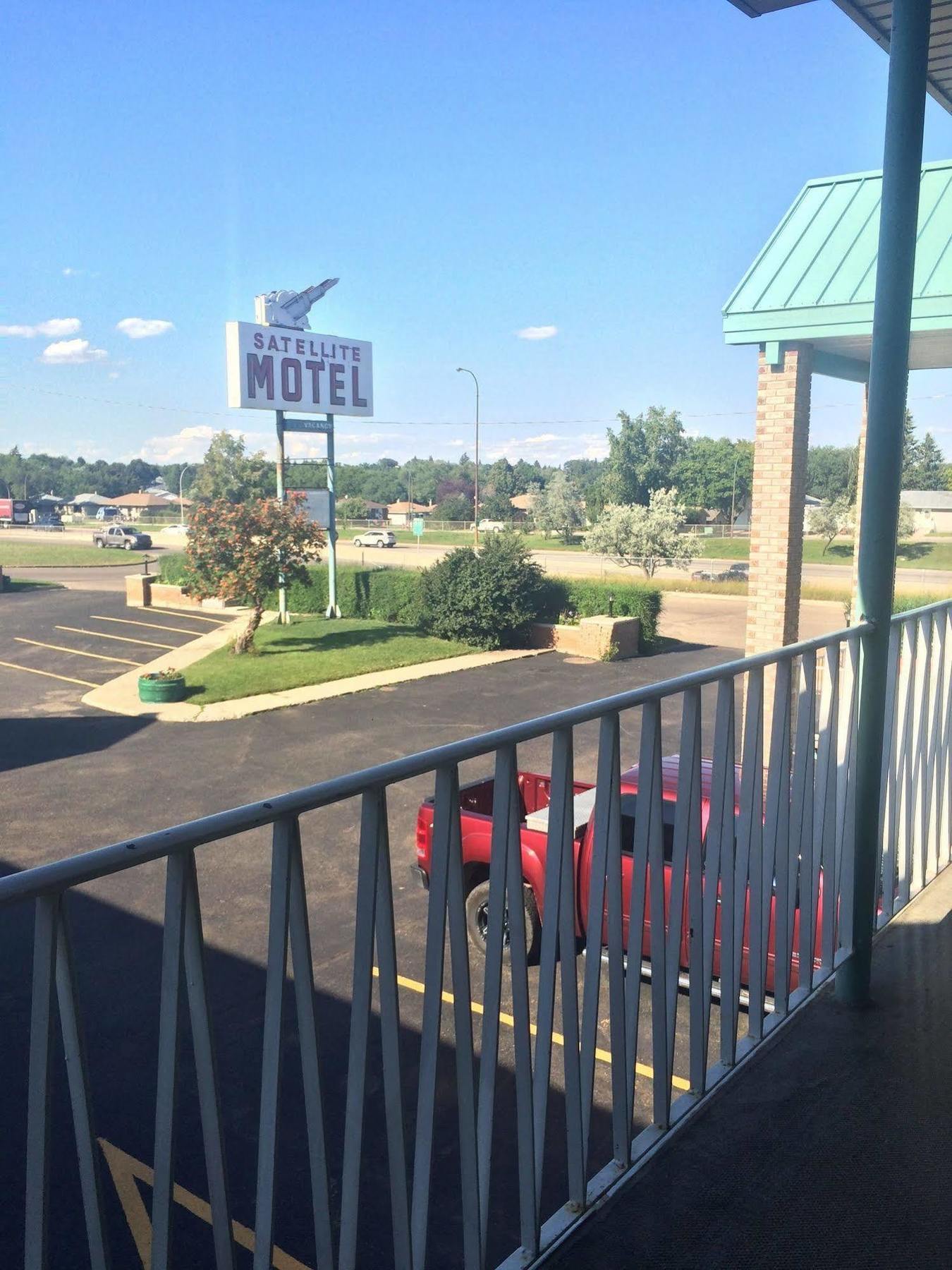 Satellite Motel Medicine Hat Buitenkant foto